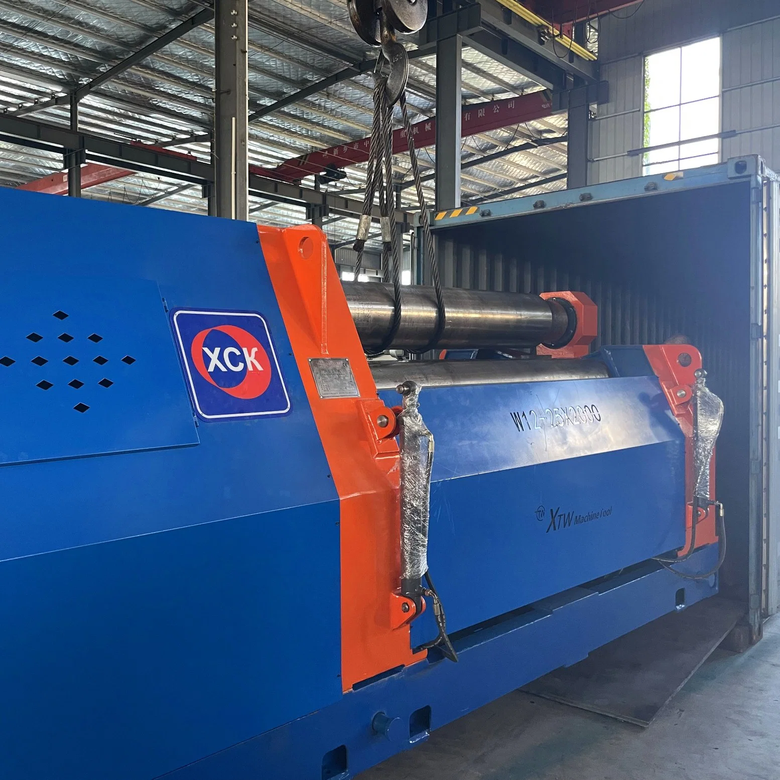 W12-25X2000mm Four Roller Plate Bending Machine with Side Support CE