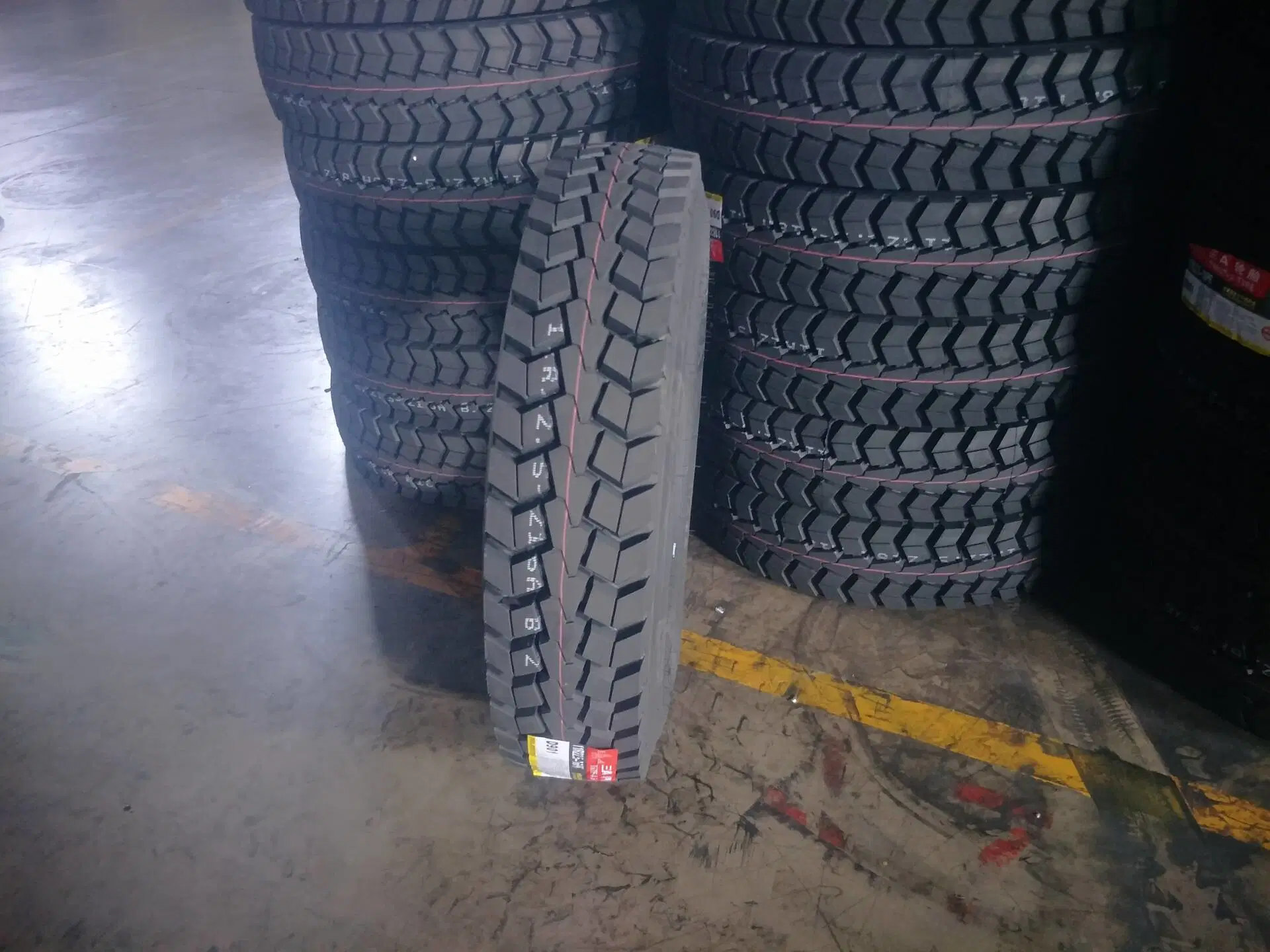 Three-a Brand Truck Tire 11r22.5 11r24.5 215/75r17.5 235/75r17.5 D901