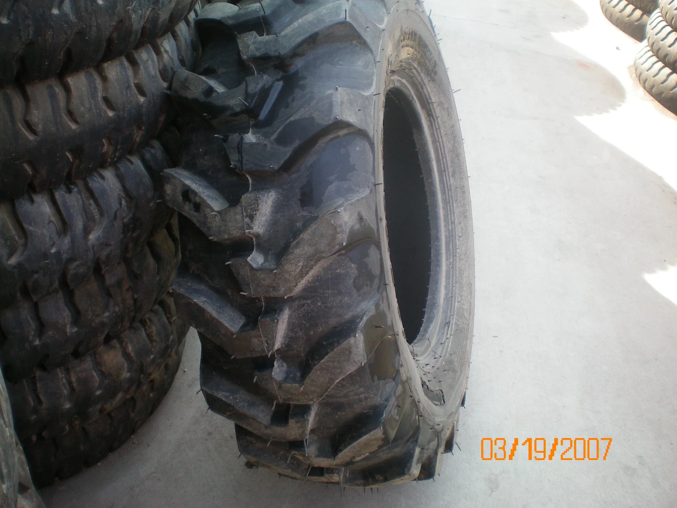 Agricultural Tyre Tractor Tire 7.50-20 19.5L-24 16.9-28 12.5/80-18 18.4-26 R4