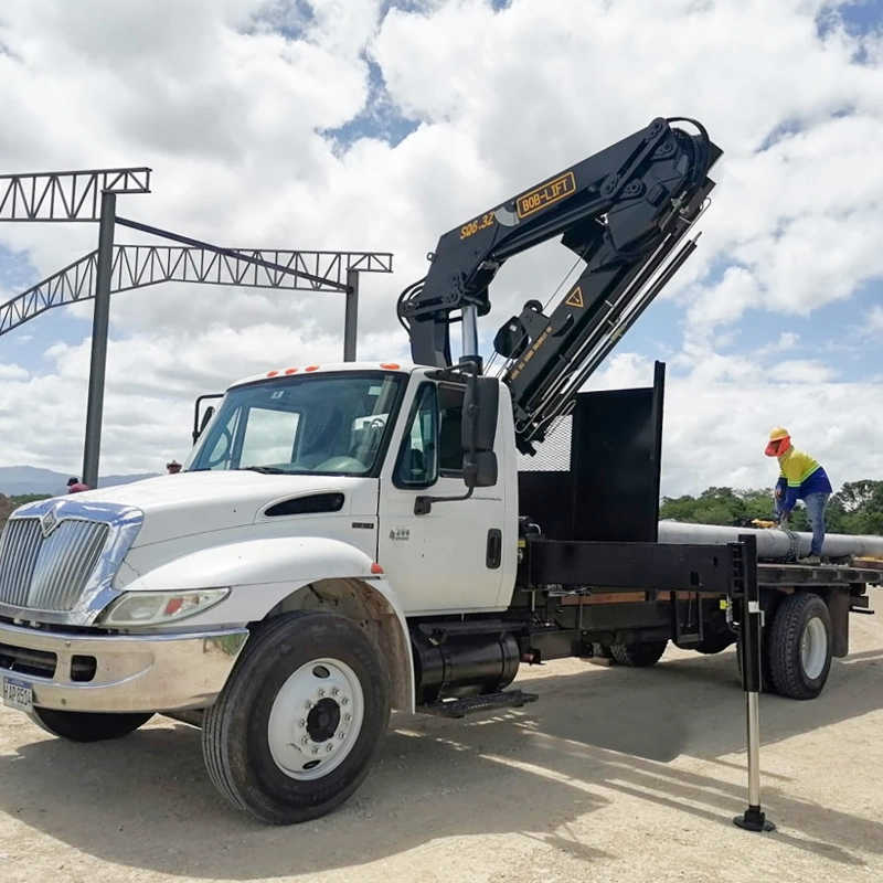 6 Ton Crane Truck Knuckle Boom Hydraulic Crane Lifting Stones