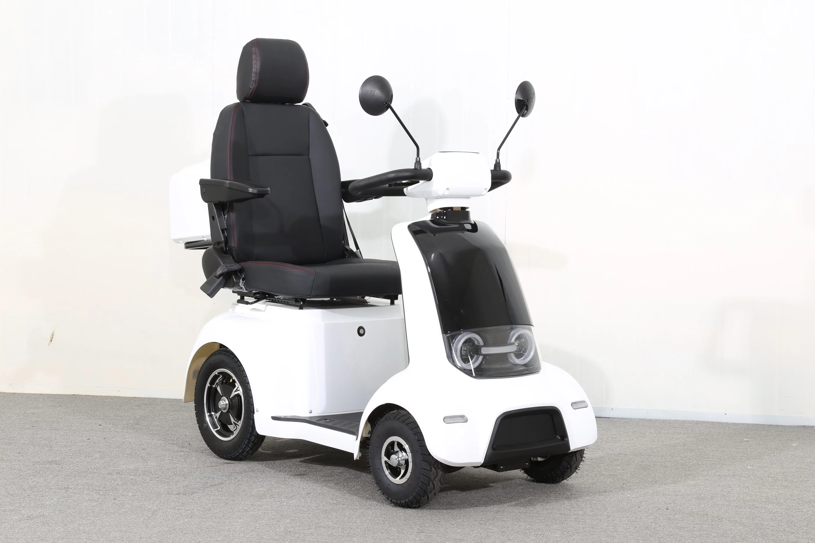2023 Wholesale Four Wheel Adults Electric Handicap Mobility Scooter with CE