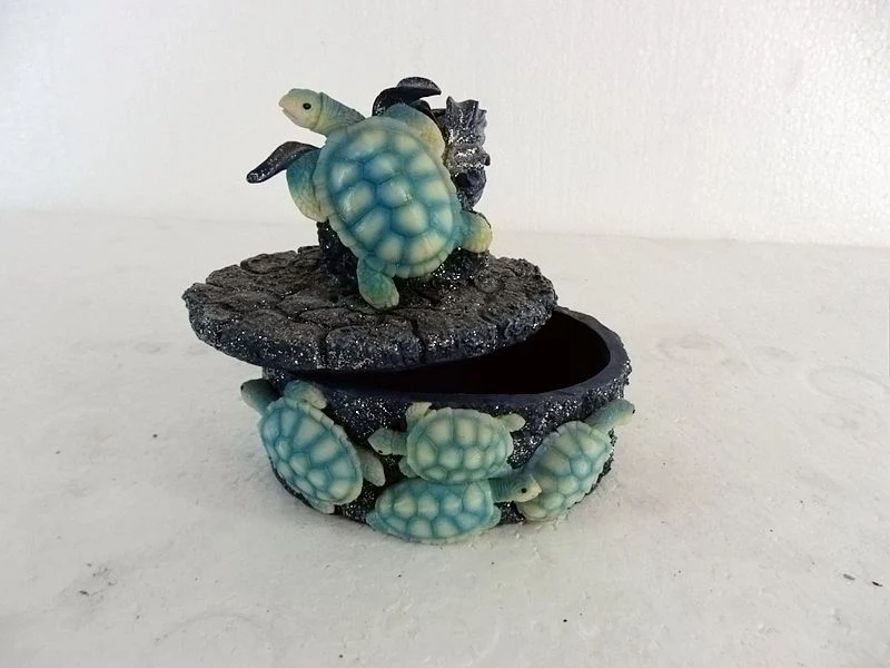 Creative Ashtray with Sea Turtle Figurines Home Office Desk Ornaments