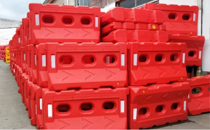 Water Filled Road Traffic Safety Barriers Block HDPE Plastic Road Safety Barrier
