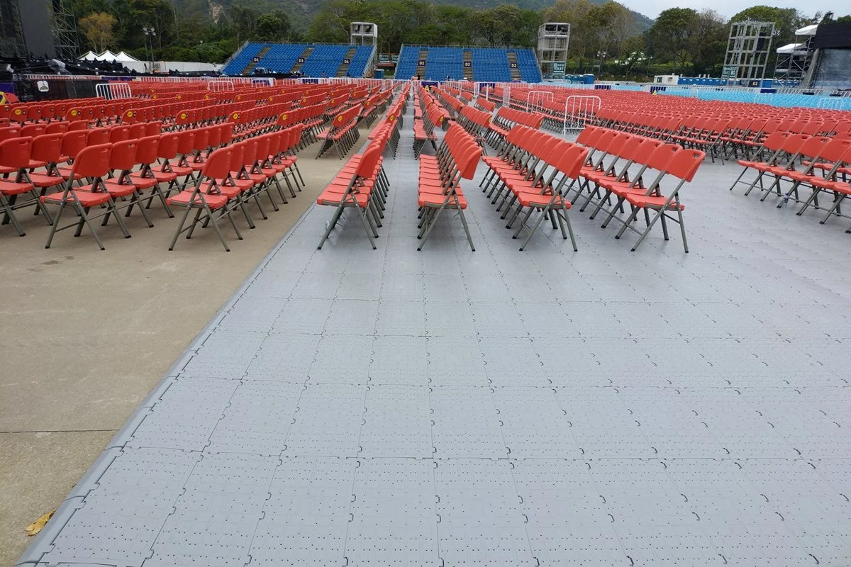 2023 Interlocking Grass Protective Flooring, Outdoor Temporary Deck Protection Carpet Event Flo