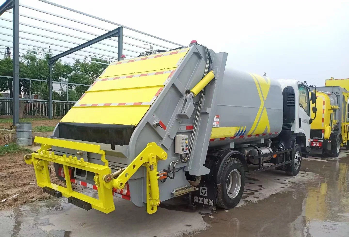 Advanced User-Friendly Odor Minimization New Shanxi Auto Xuande X9 Rapid Deployment Easily Maneuverable Chassis 8 Cubic Kitchen Waste Garbage Truck