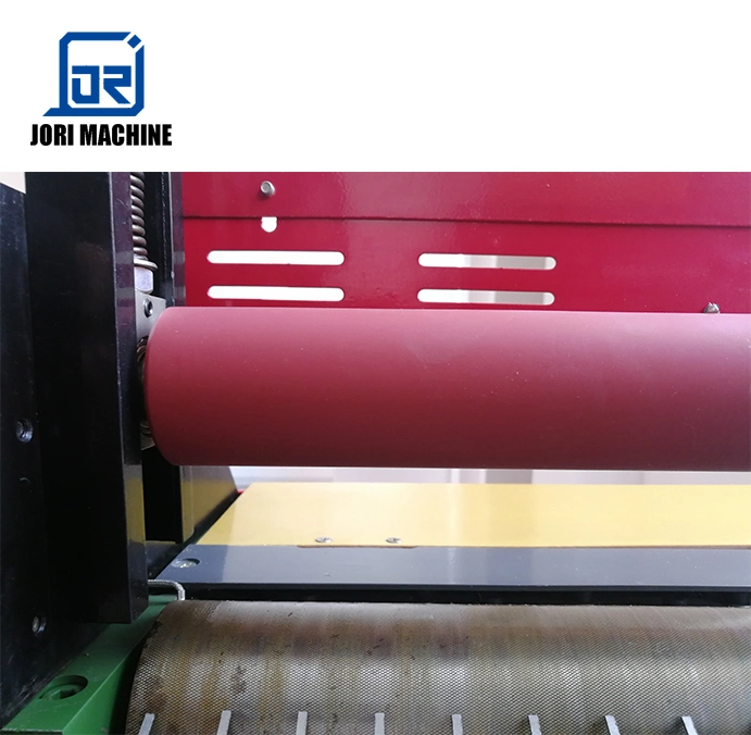 Hot Melt Glue Roller Coater Coating Gluing Machine Paper/Sanitary Products