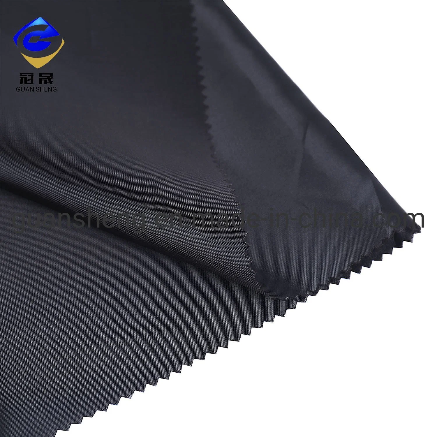 La Chine usine Séjour 100%polyester non tissé de gomme d'interligne de tissu adhésif fusible coupe d'un côté à l'écart non tissé pour vêtements en tissu d'interligne