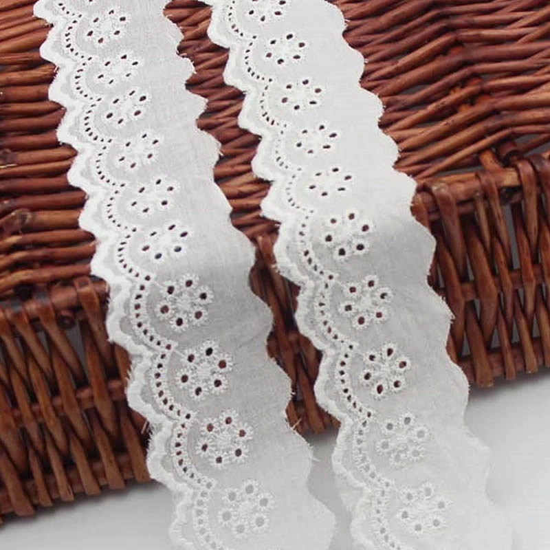 OEM Hot Sale Luxury White Cotton Polyester Embroidery Border Laces Trim for Decoration