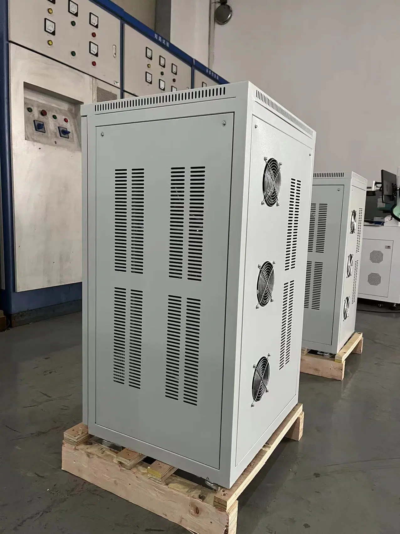 100 kVA Servomotor trifásicos de alta precisión AVR regulador de voltaje de CA automático de la SVC para máquina de impresión