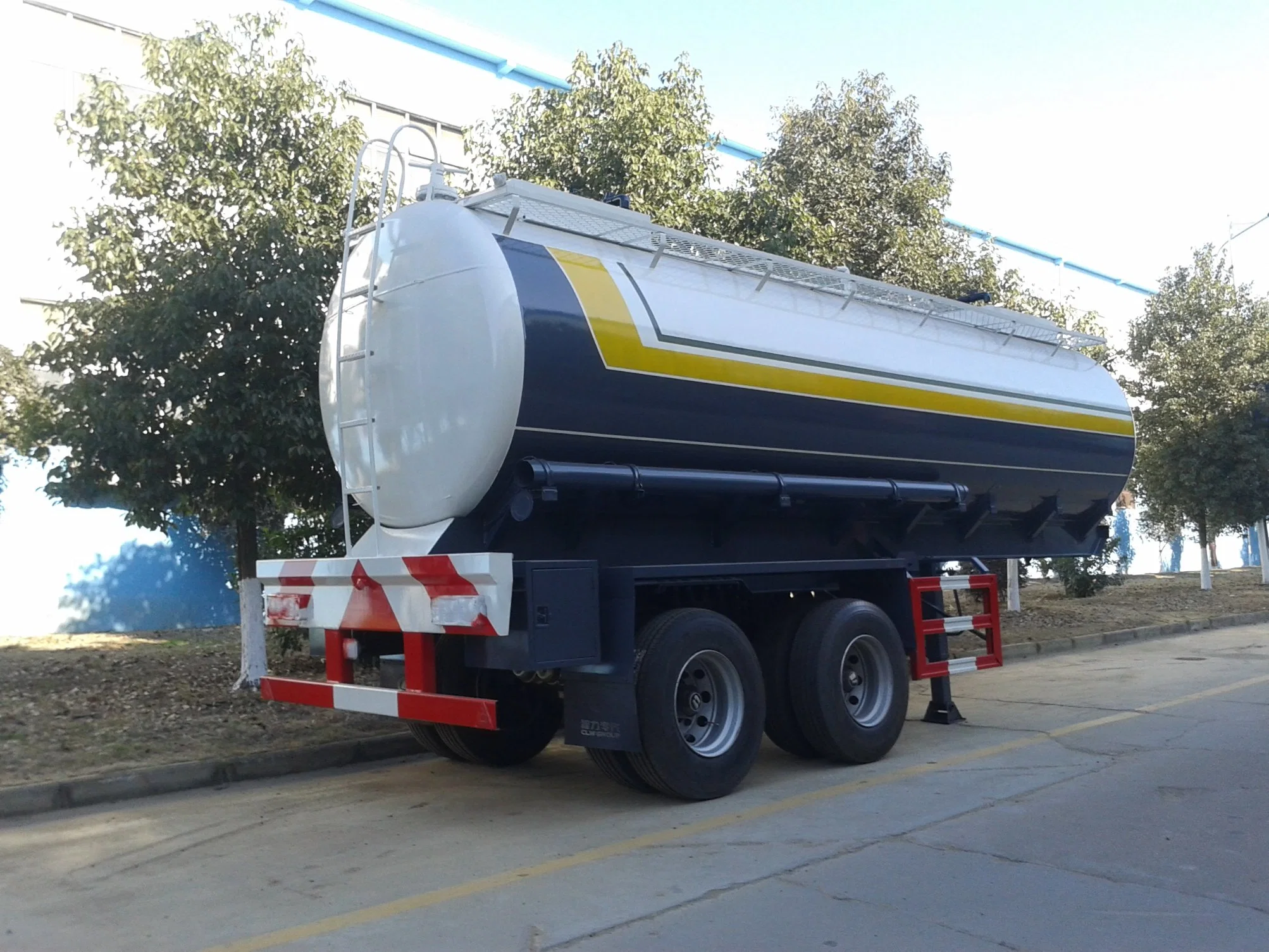 Tri Axles 30tons Carbon Steel Corrosive Acid Liquid Tank Semi Trailer for African Market