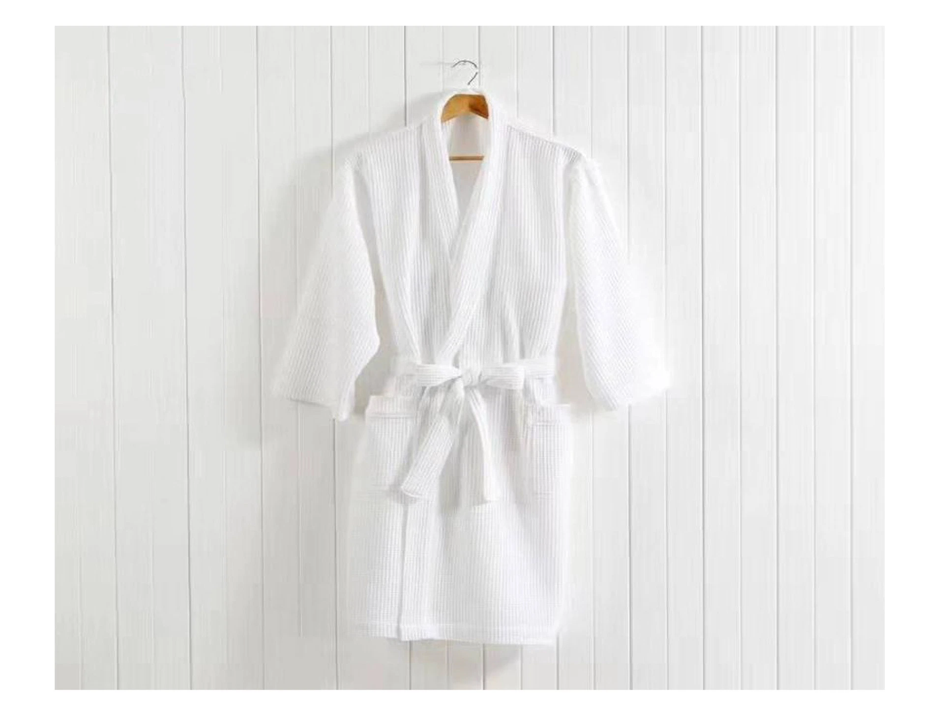 Bath Robe with Waffle Material for Hotel Room Using