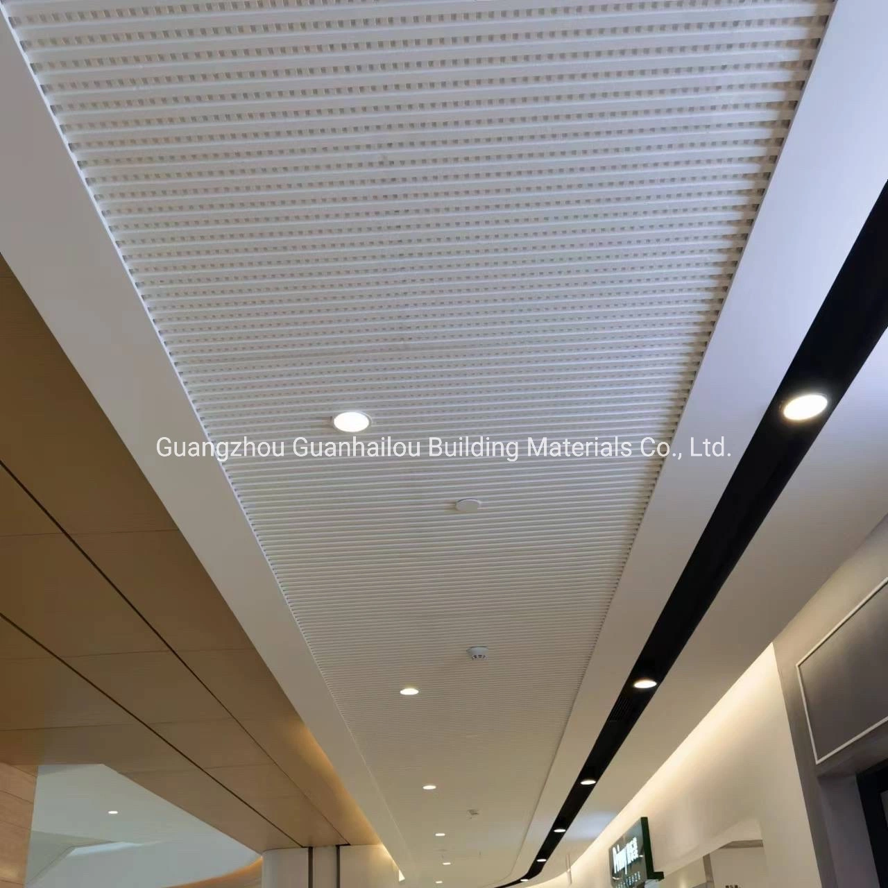 Building Materials Decorative Panel/ Gypsum 2X2 Ceiling Tiles