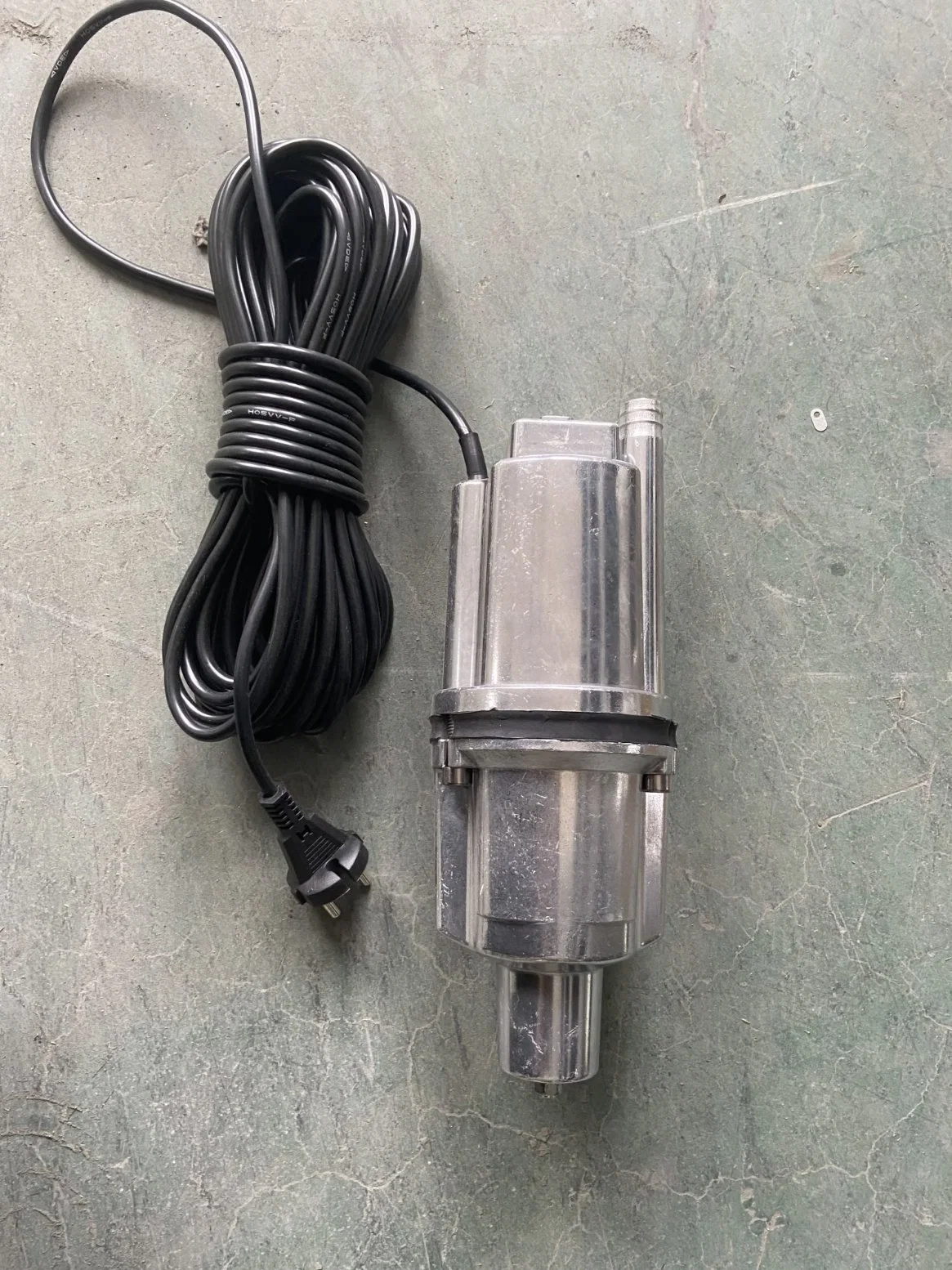 Xinya 18L/Min Head 60-70m Electric Vibration Submersible Water Pump