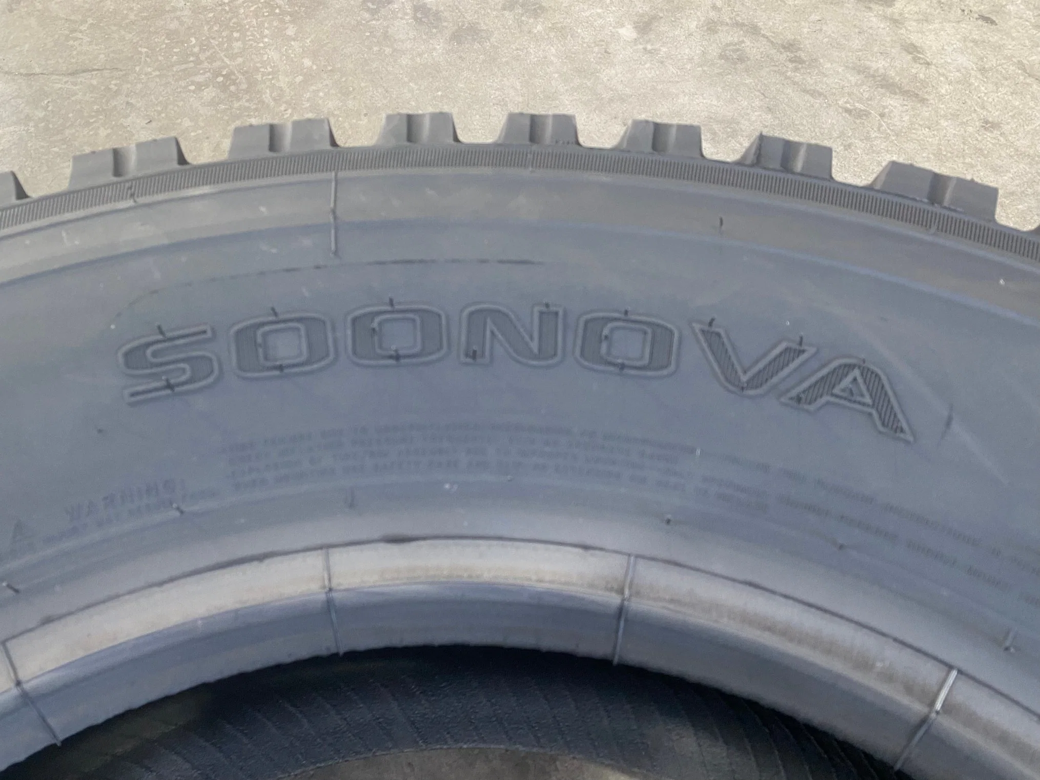 Soonova Radial Tubeless Truck Tires 11r22.5 for City Bus