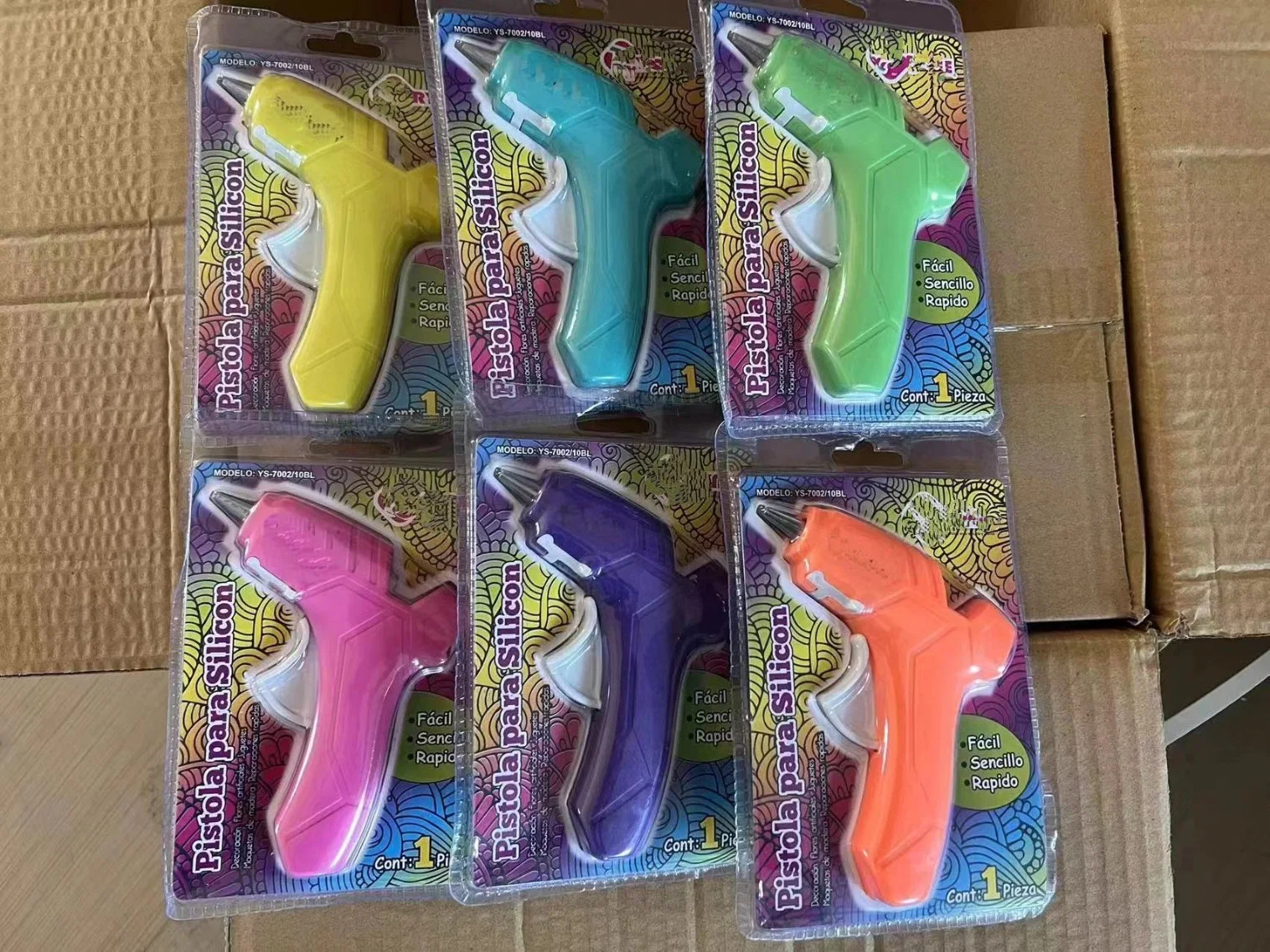 10W pistola de pegamento de color de la cute con 7mm barras de pegamento uso En bricolaje y papelería