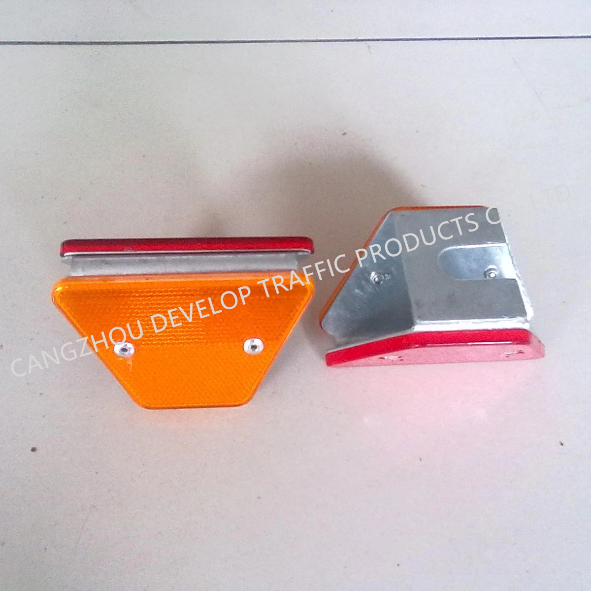 Chinese Manufacturer High Visible Plastic Highway Guardrail Reflector