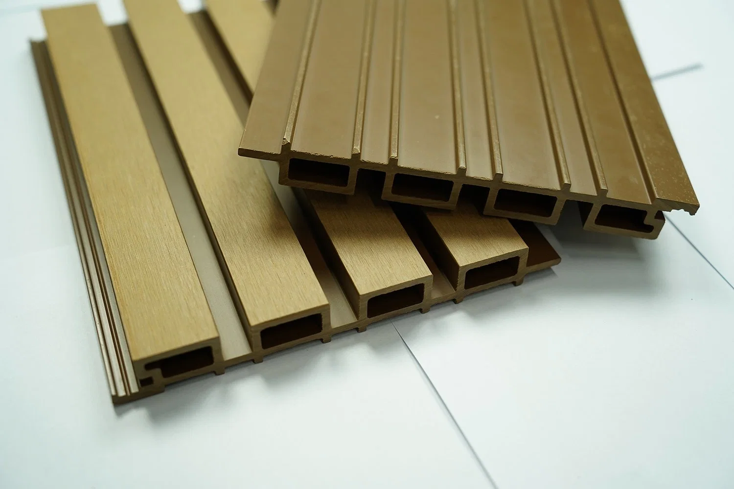 Decorative Co-Extrusion Wood Plastic Composite Board WPC Wall Cladding Panel