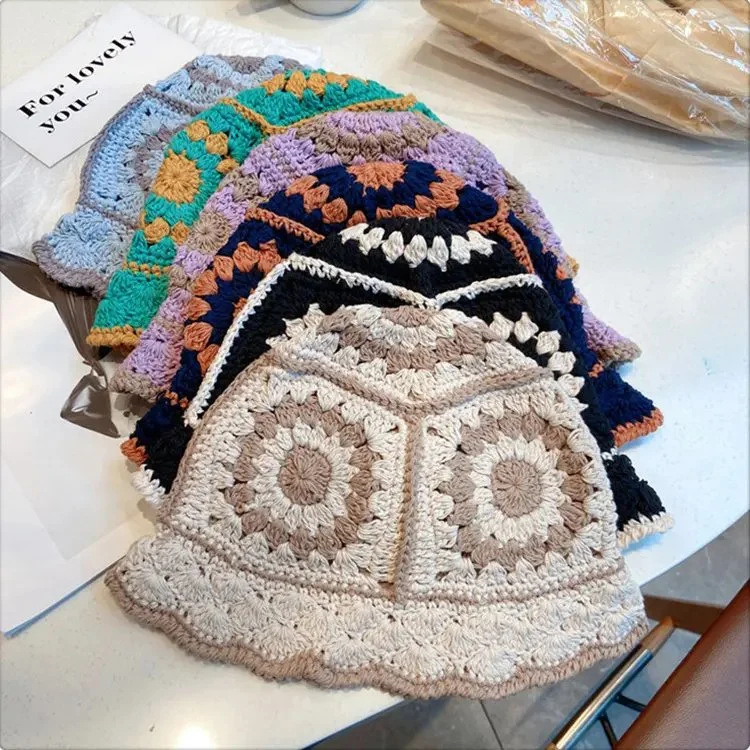 New Style Hand-Crocheted Fashion Flower Knitted Hat for Seasons