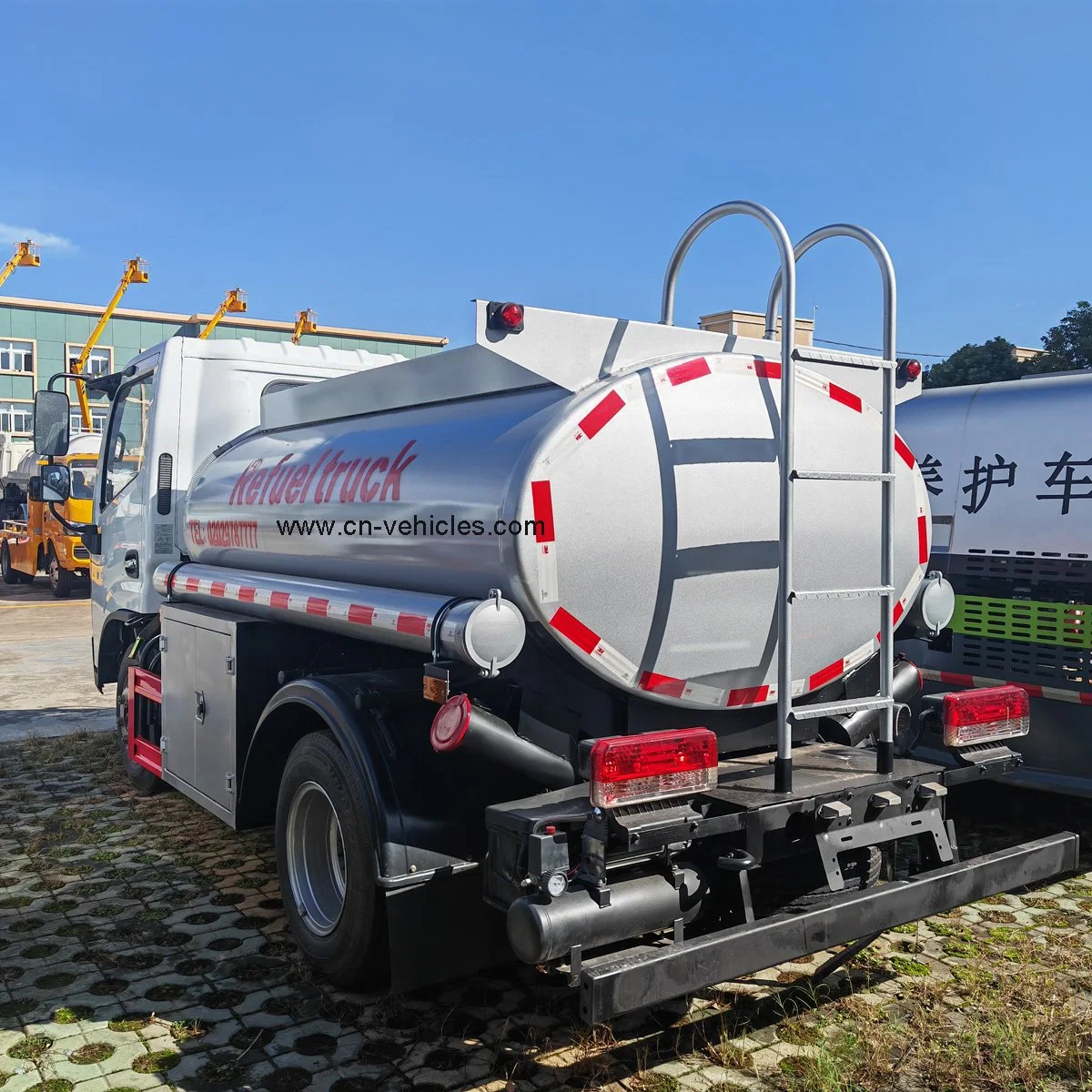 Dongfeng Captain Fuel Tanker Truck Oil Tank Diesel Oil Transporter Capacity Fuel Tank Sale