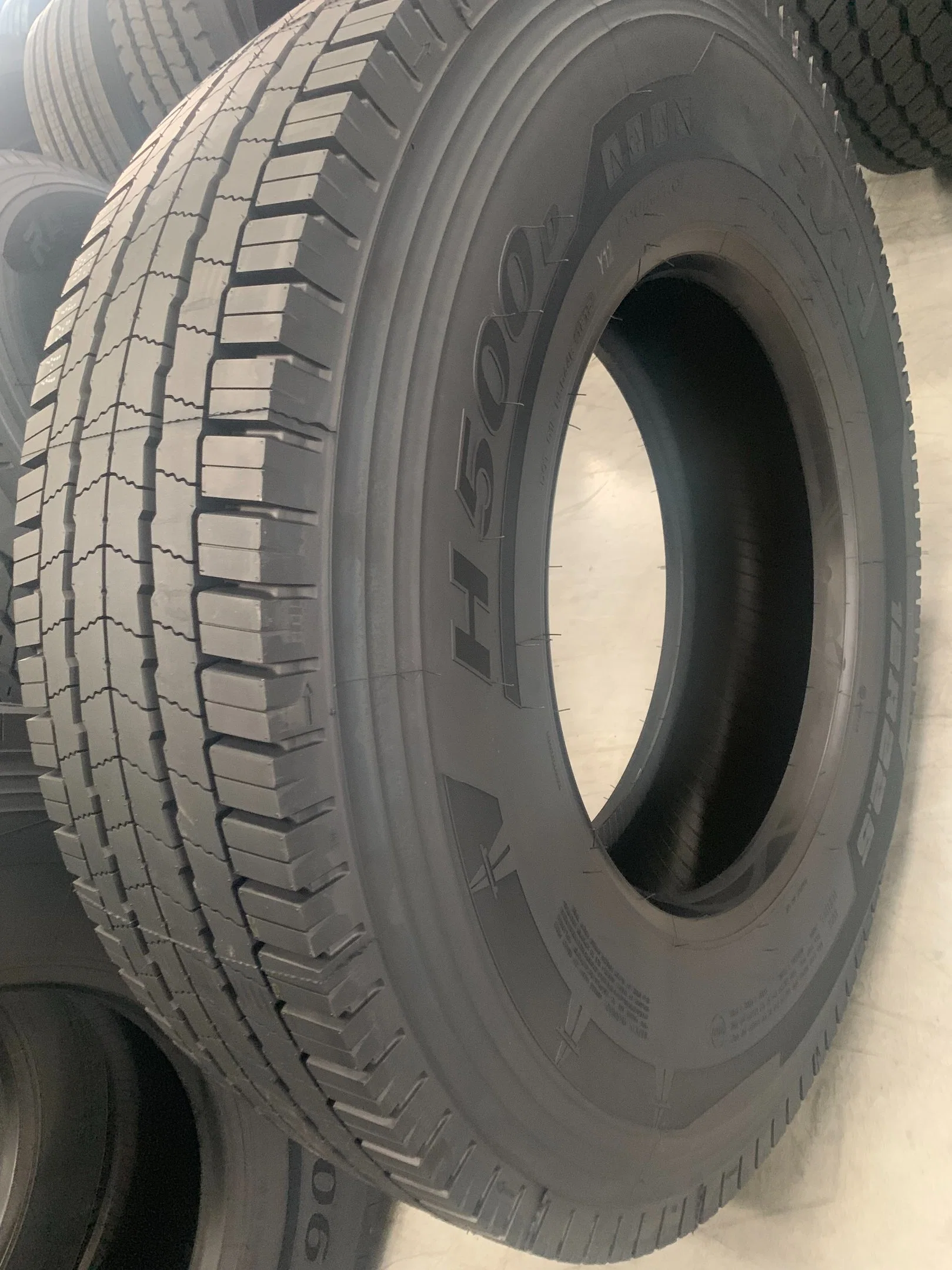 Top Brand Roadone, Pirelli Quality Heavy Duty Radial Truck Tyres