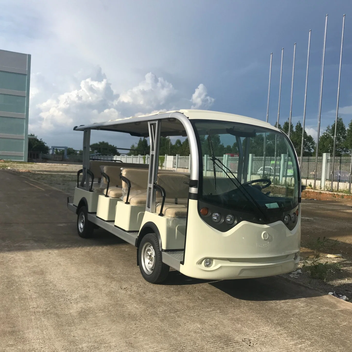 14 Person Shuttle Bus Sightseeing Auto Sightseeing Bus Autiskid Rubber Elektrofahrzeug für den Boden LT-S14