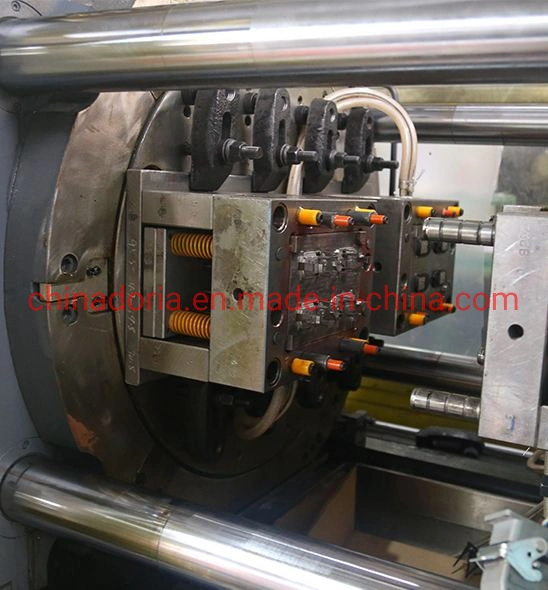 Home-Use Ash-Bin Plastic Inject/Injection Mould/Molding Machine 580ton