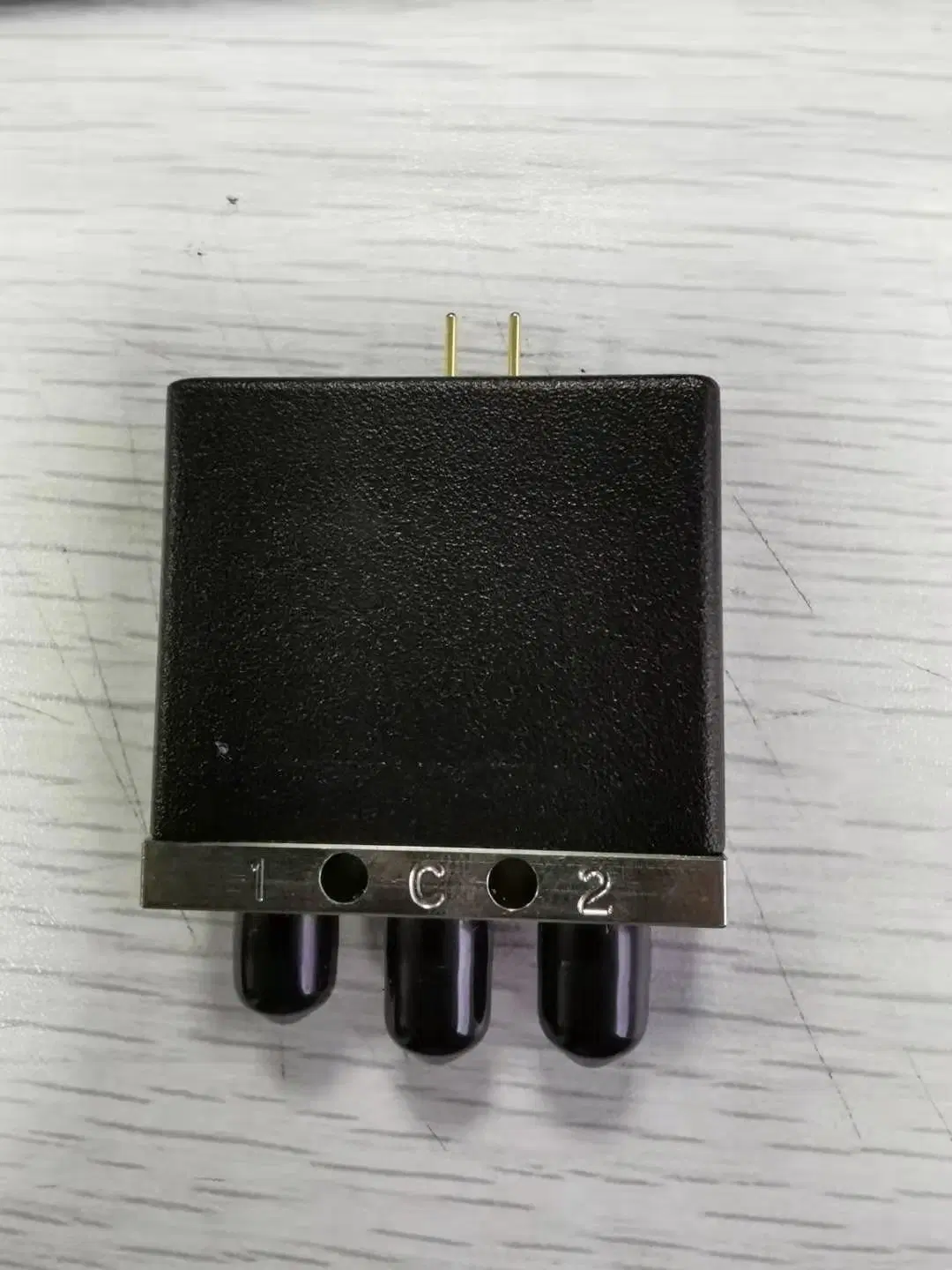 50 Ohm Spdt RF Switch Coxial J720s82210 Conexão SMA tipo travão 12V da tensão do atuador com Ttl 2 Pinos de Solda