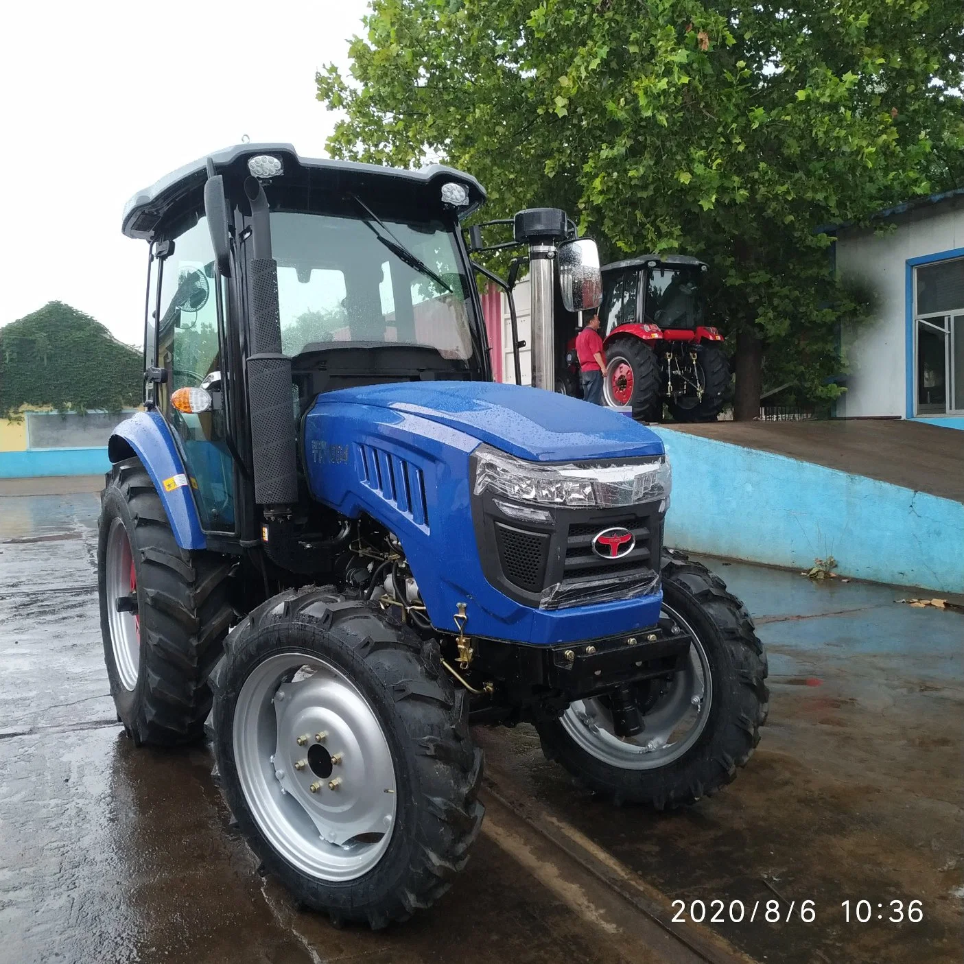 Fabriqué en Chine 100HP de roue 4 RM moteur Diesel à pied les tracteurs de ferme avec le chargeur de timon