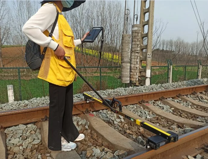 Equipo de medida portátil de 1435 mm para el tren de trocha digital rodante Ancho de vía indicador de rodadura indicador de medida Equipo de riel de cadena