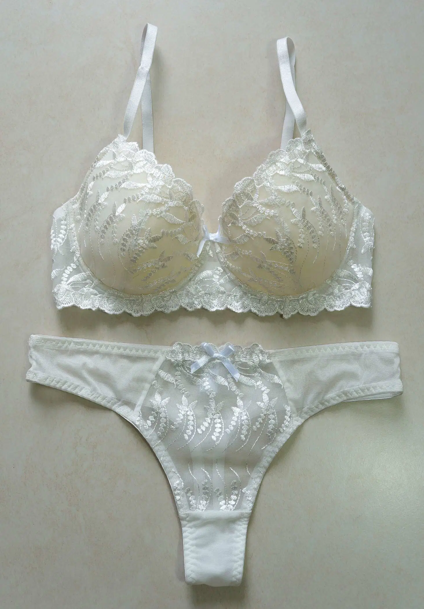 Sexy Bra con el tanga para damas ropa interior Conjunto