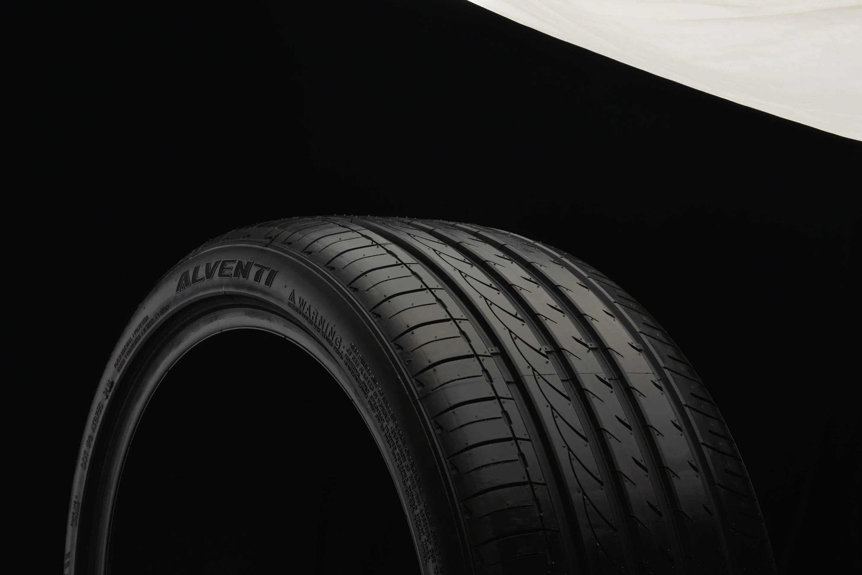 Natural Rubber Radial Tubeless Car Tire