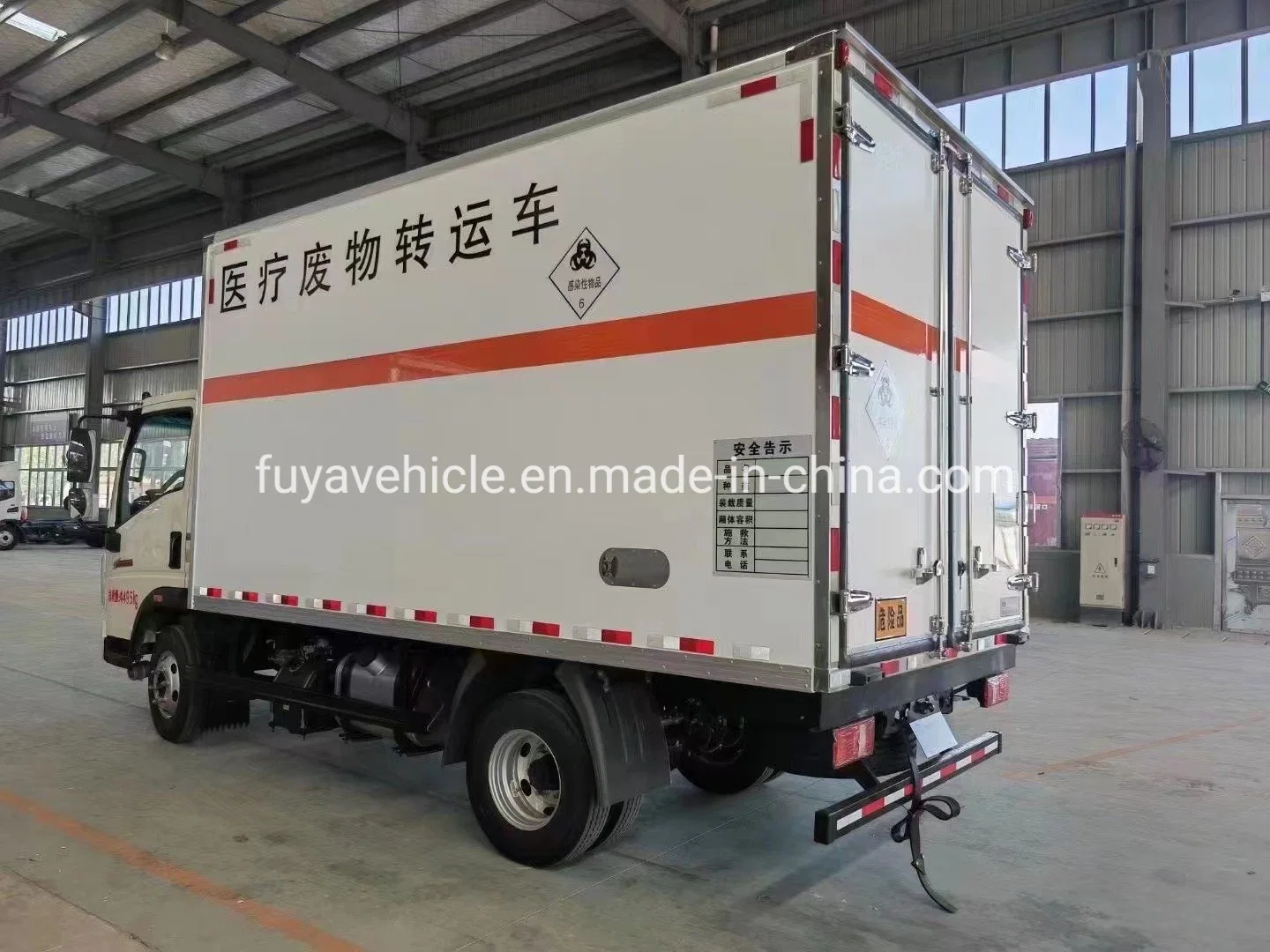 Sinotruk HOWO 5 Tons 4X2 Medical Waste Delivery Truck for Hospital Waste