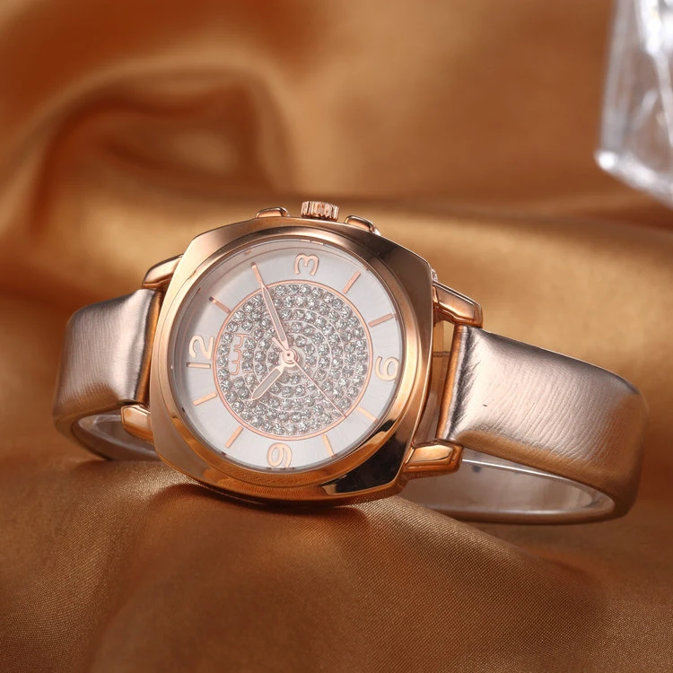 Custom Design Watch OEM ODM Gift Woman Wholesale/Supplier (Wy-051C)