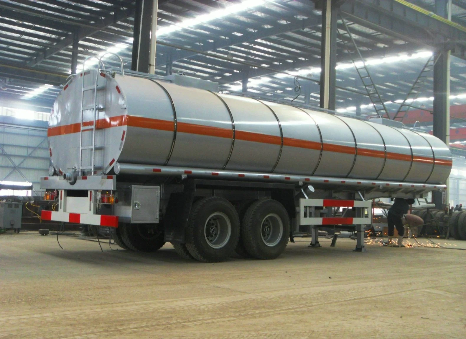 30t -38t Stainless Tanker Trailer Insulated Steam Heating System for Transport Hot Liquid Coal Tar Oil, Crude Oil, Waxs Chemcial