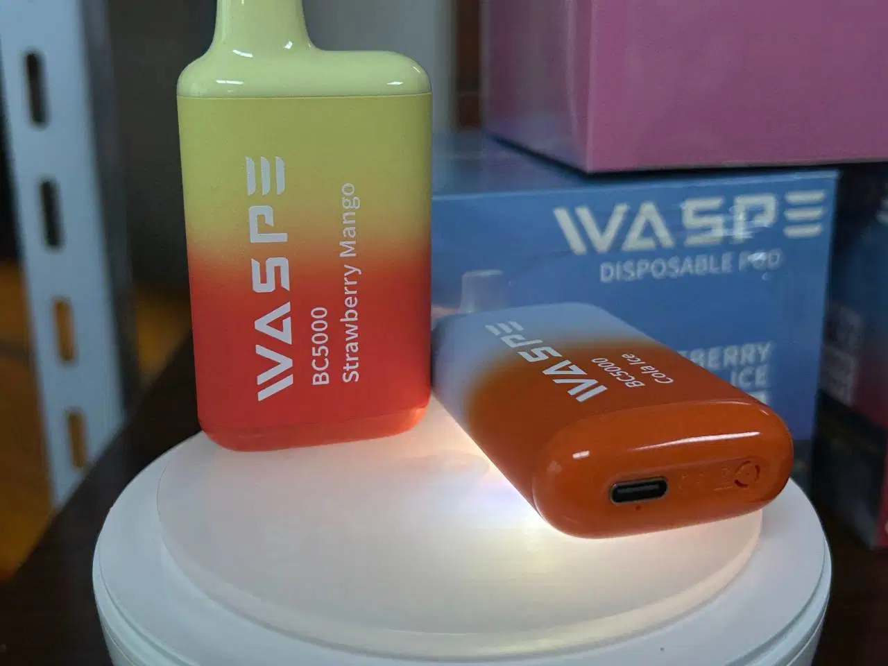 Waspe 5000 E Cigarette الشهيرة قابلة لإعادة الشحن مع Vape OEM للاستخدام مرة واحدة 5000 Pffs