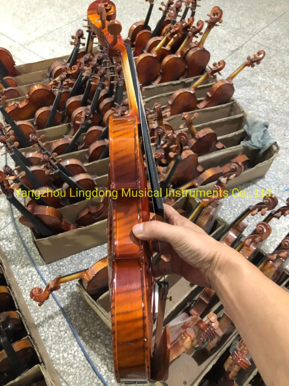 Chinese All Solidwood Flame Violin with Free Violin Case, Violin Bow