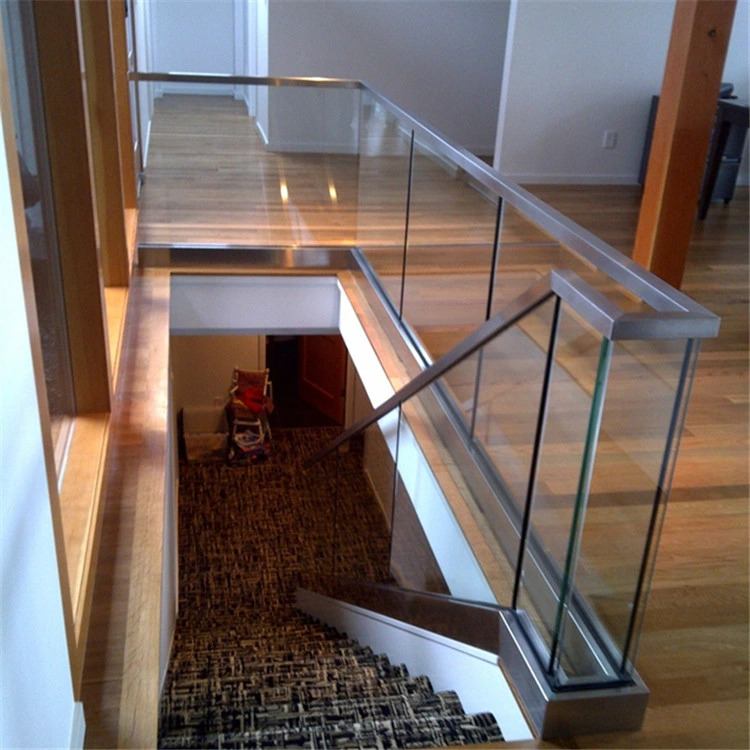 Frameless Glass Fence with Aluminum U Channel Staircase Railing Design