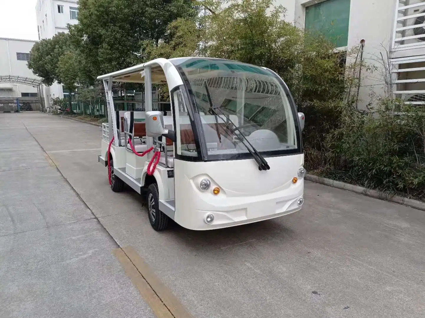 Safety and Reliability in Scenic Destinations CE Certified 8-Seater Electric Sightseeing Car