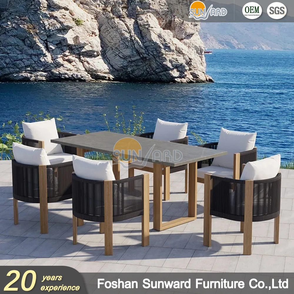 Personalização moderna Outdoor Home Resort Hotel Restaurant Furniture Aluminium Teak Conjunto de cadeiras de jantar entrançadas com corda de madeira e mesa