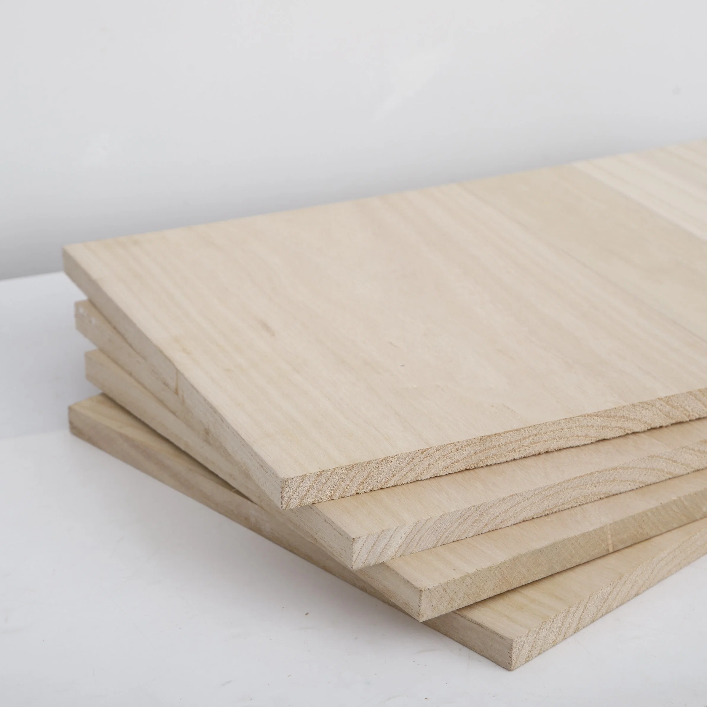 Hot Sales Factory Wholesale/Supplier Paulownia Solid Edge Glued Wood for Taekwondo Practice Board