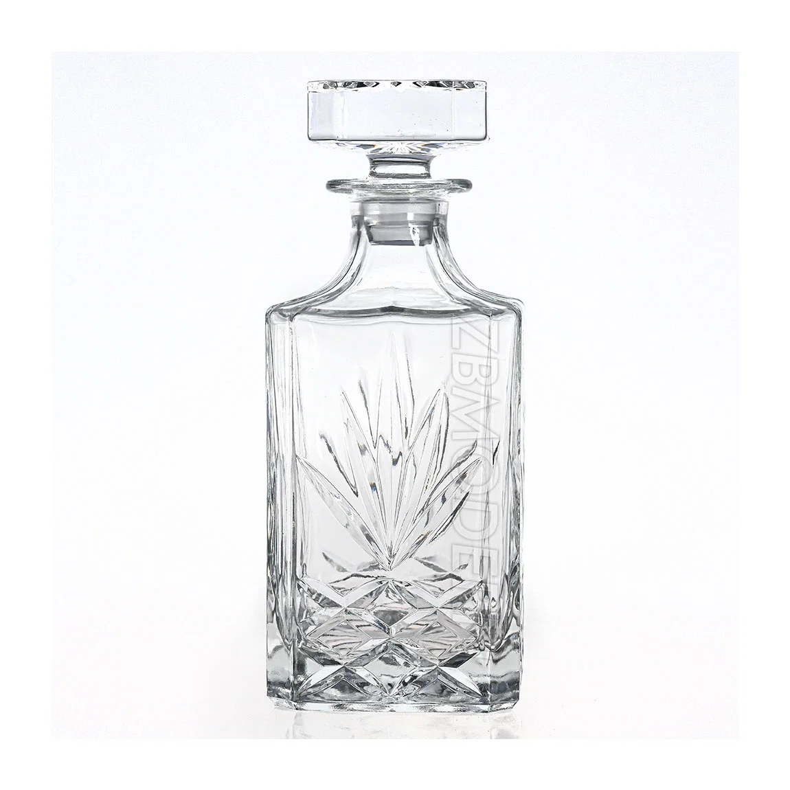 Amazon Best Top Seller Product 750ml Square Creative Crystal Decant Whisky Whiskey Bottle Decanter Glass Decanters Gift Set