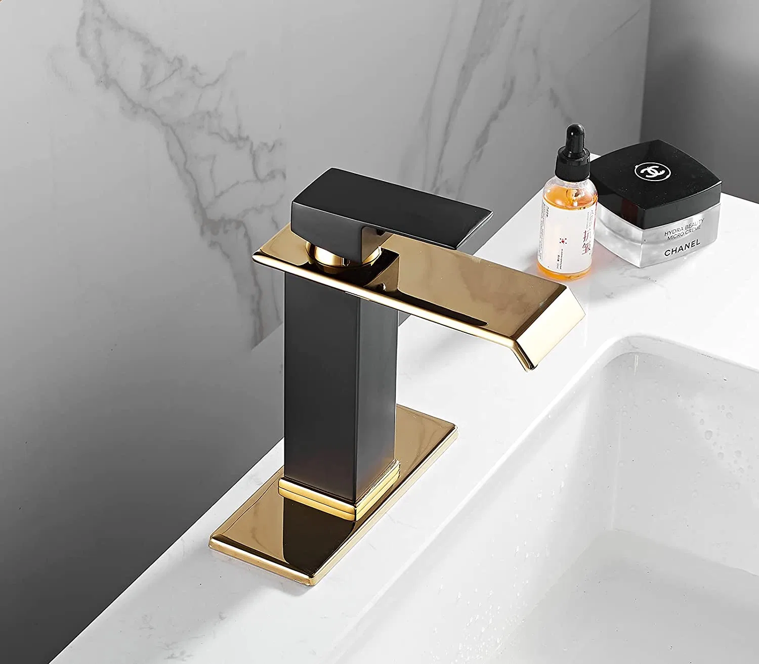 Aquacubic 2021 Lavatory Wasserhahn bleifreies Messing Körper Schwarz mit Gold Waschbecken Single Handle Gesicht Waschbecken Wasserhahn