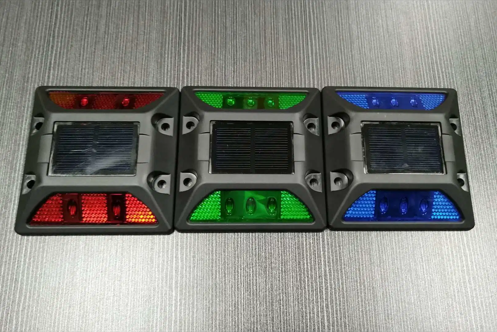 IP68 Verkehrssicherheit Einfahrt Marker Solar Blinklicht LED Reflektierend CAT Eye-Straßenstecker mit ein-/Ausschalter