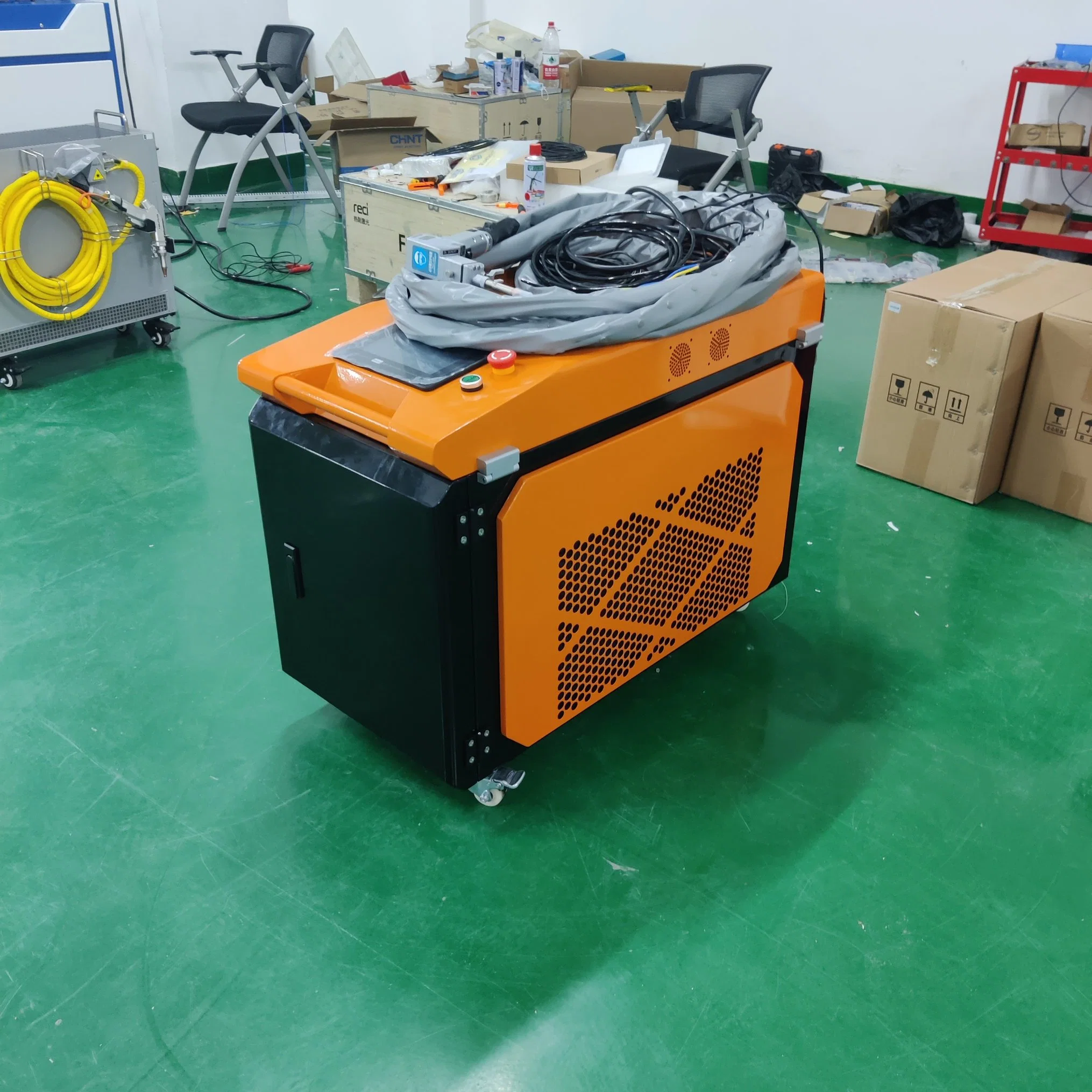 Max Raycus 1000W 1500W 2000W 3000W Cw generador láser de fibra metálica móviles de bolsillo Precio Máquina de limpieza soldadura láser CNC 3 en 1 Soldadora láser Cortador limpiador