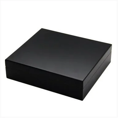 Black Matt Painting Wooden Box for Cigar with Humidometer