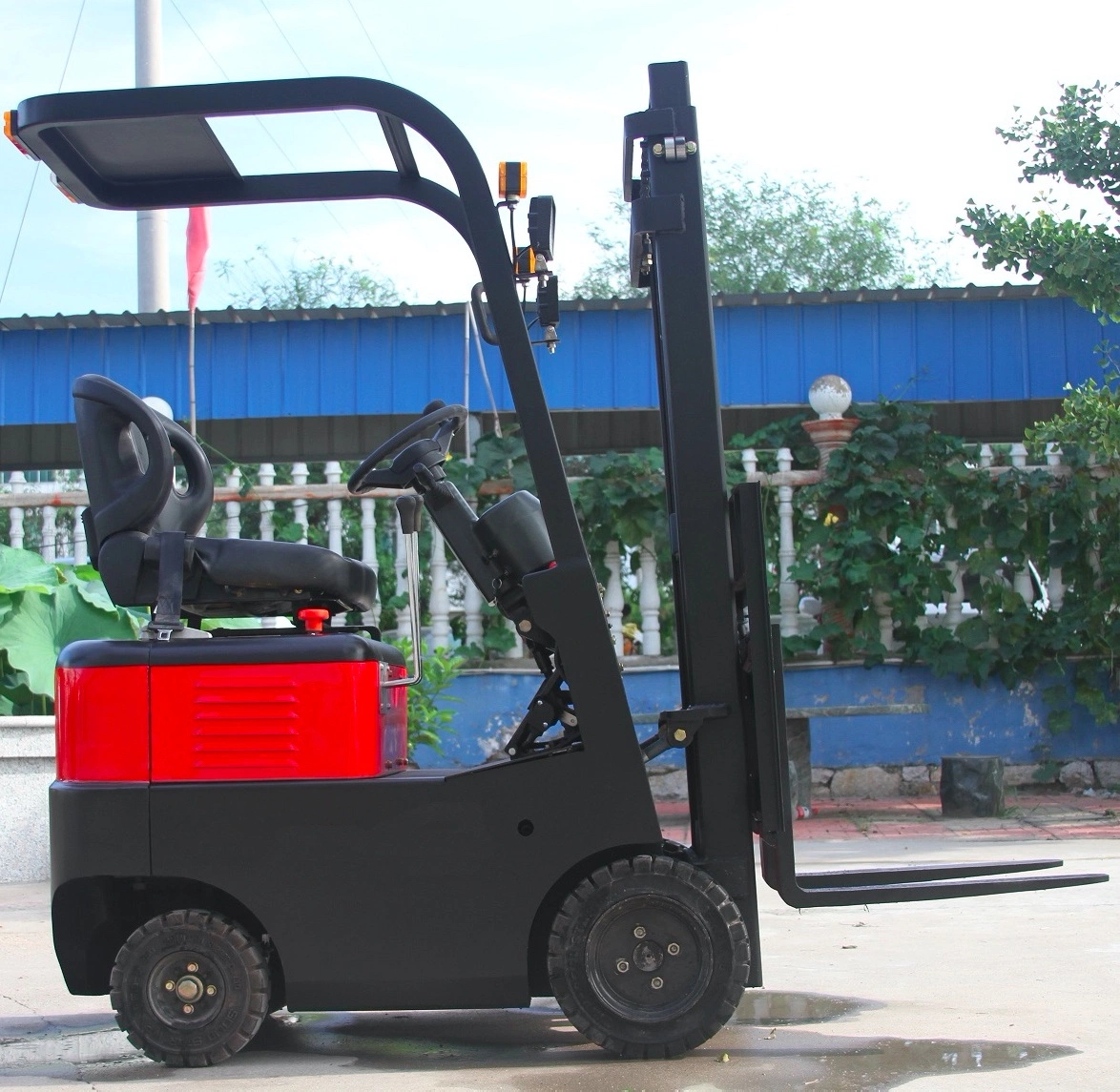 0.5tons 1tons 1.5tons 2tons 3tons 3.5tons 4 Wheel Electric Forklift Truck