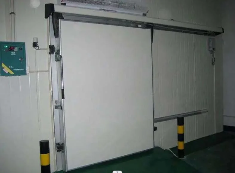 Dispositivos de segurança para portas de armazenamento a frio