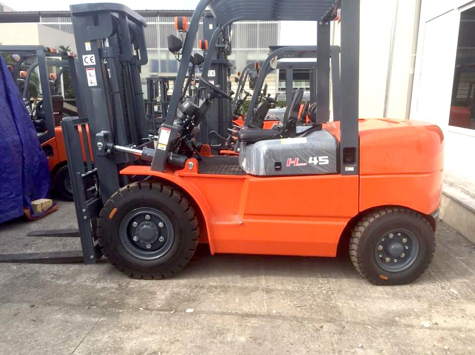 China Brand Heli 4.5 Ton Gasoline Forklift Cpqd45 in Stock