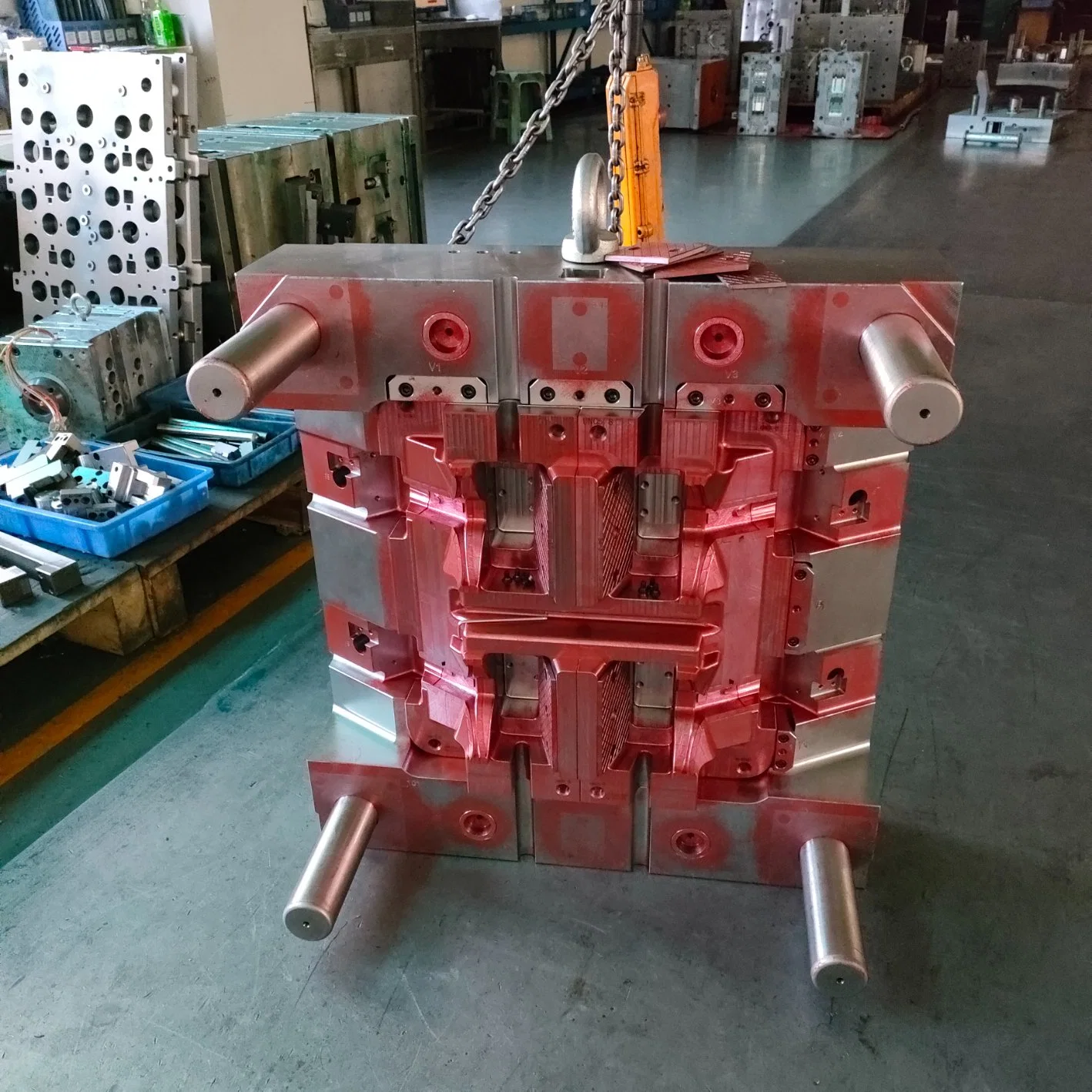 TPU Plastic Injection Molding with Side Gate Cold Runner