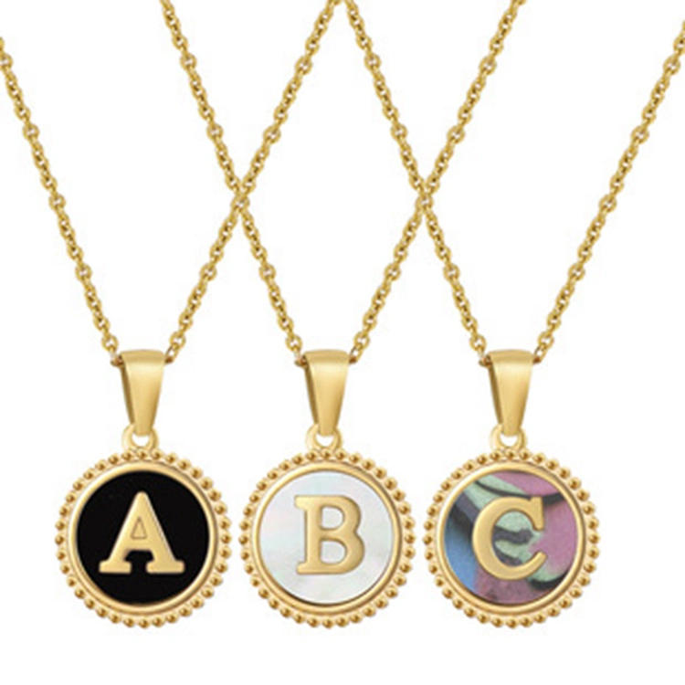 2022 Round Natural Shell Coin Colklace para mulher 18K banhado a ouro Aço inoxidável Fashion Letters inicial colar jóias